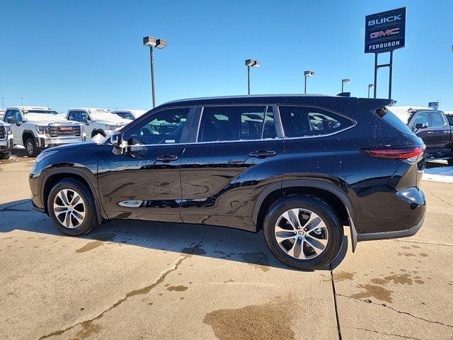 used 2024 Toyota Highlander car, priced at $42,000