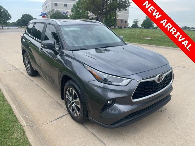 used 2023 Toyota Highlander car, priced at $36,000