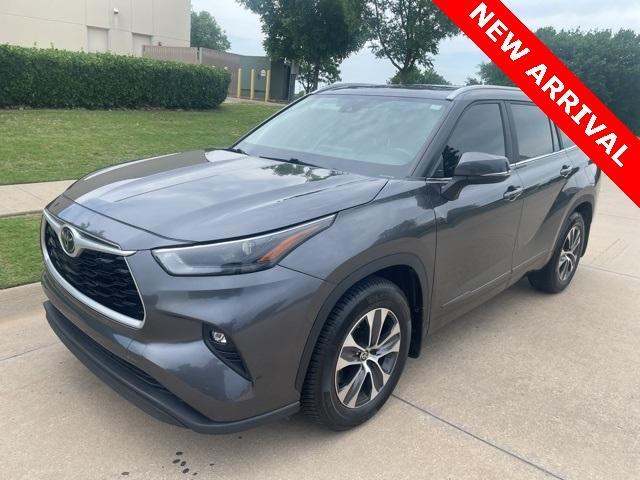 used 2023 Toyota Highlander car, priced at $36,000