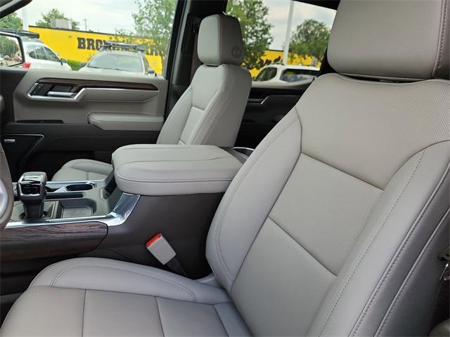 new 2025 GMC Sierra 1500 car, priced at $55,325