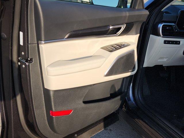 new 2025 Kia Telluride car, priced at $41,299