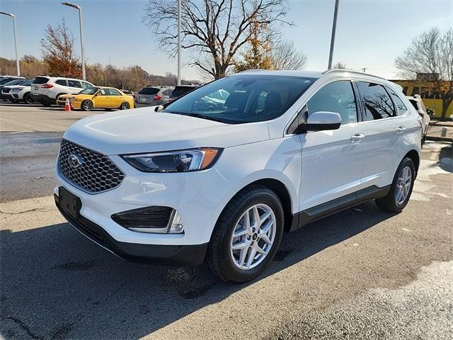 used 2024 Ford Edge car, priced at $30,000