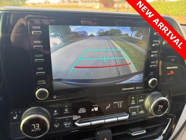 used 2021 Toyota Highlander car, priced at $27,500