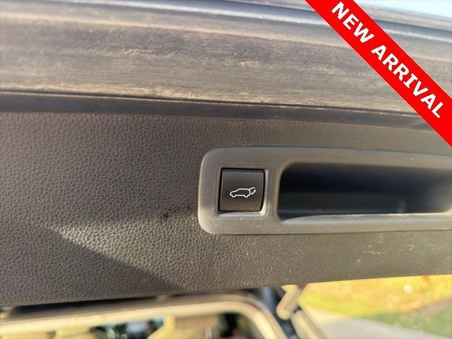 used 2021 Toyota Highlander car, priced at $27,500