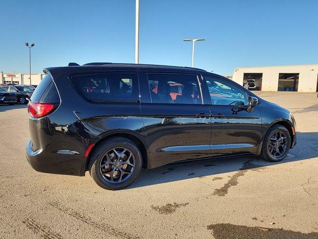 used 2020 Chrysler Pacifica car, priced at $14,000