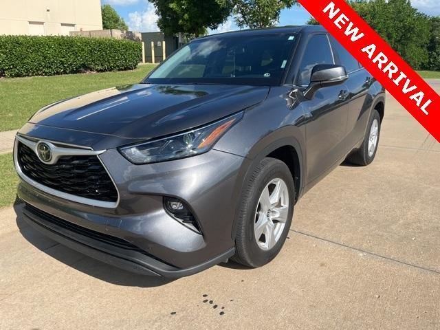 used 2023 Toyota Highlander car, priced at $34,000