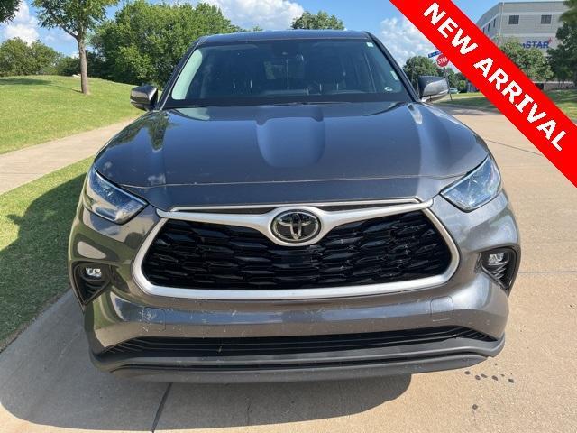 used 2023 Toyota Highlander car, priced at $34,000