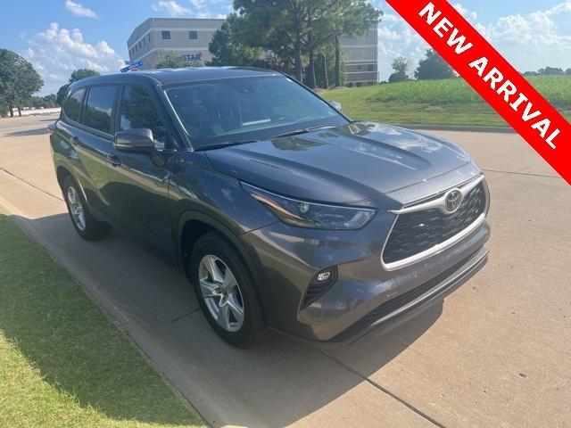 used 2023 Toyota Highlander car, priced at $34,000