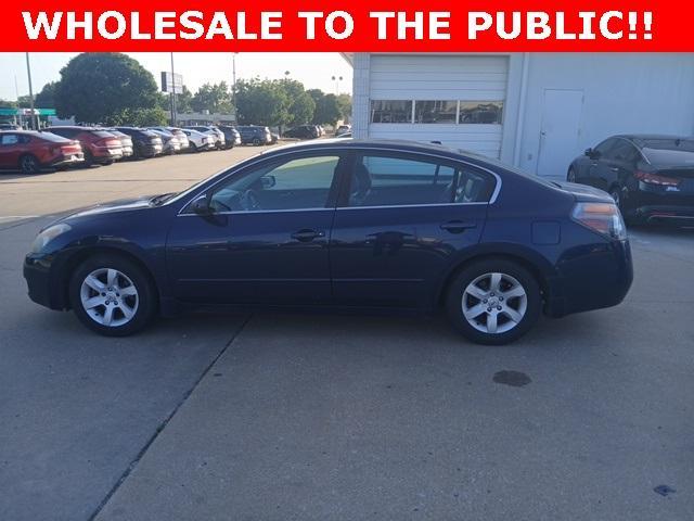 used 2009 Nissan Altima car, priced at $5,500