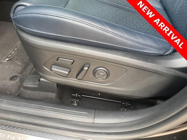 used 2022 Kia Sorento Plug-In Hybrid car, priced at $35,000