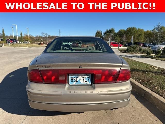 used 2001 Buick Regal car, priced at $5,000