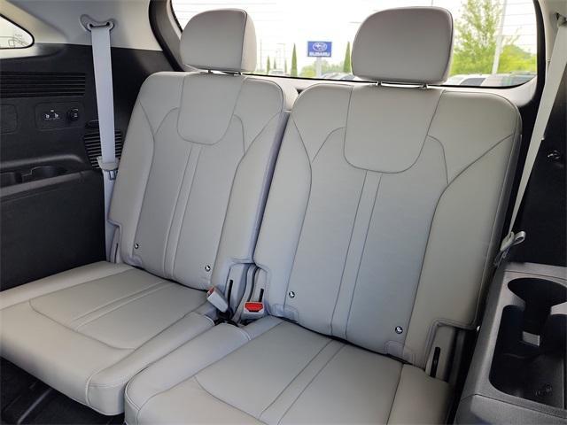 used 2025 Kia Sorento car, priced at $40,000