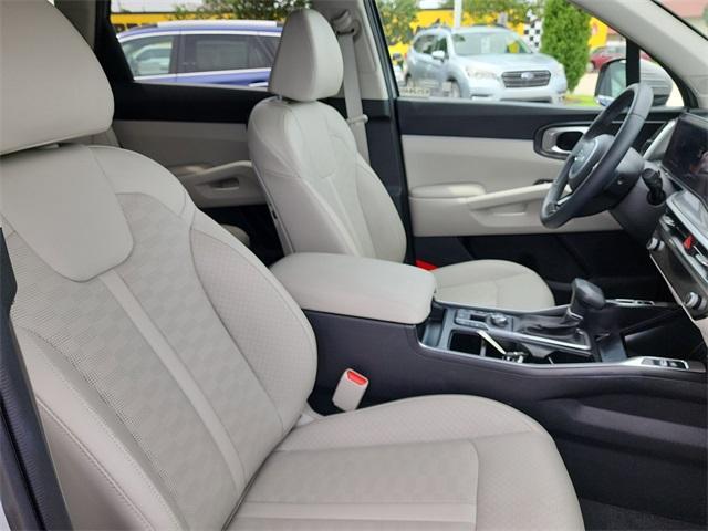 used 2025 Kia Sorento car, priced at $32,000