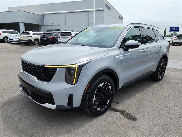 used 2025 Kia Sorento car, priced at $32,000
