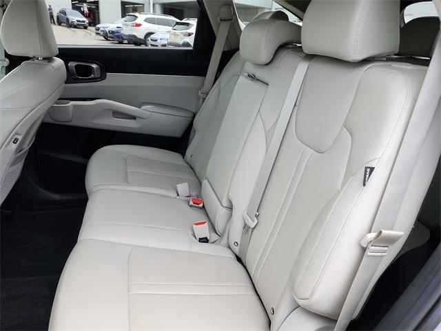 used 2025 Kia Sorento car, priced at $32,000