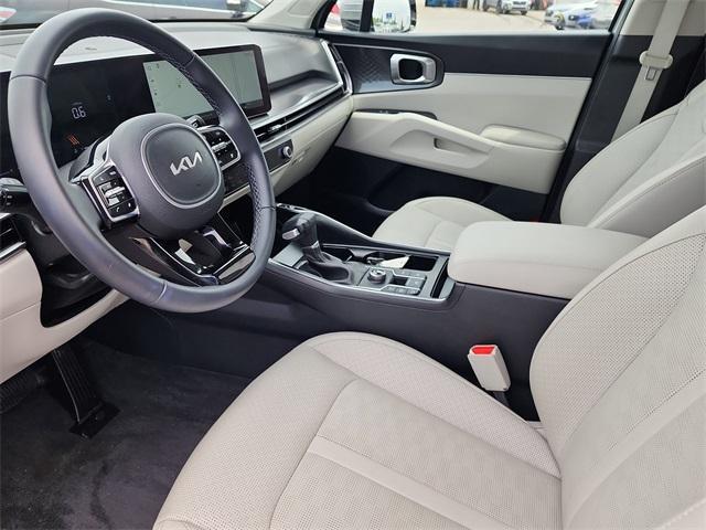 used 2025 Kia Sorento car, priced at $32,000