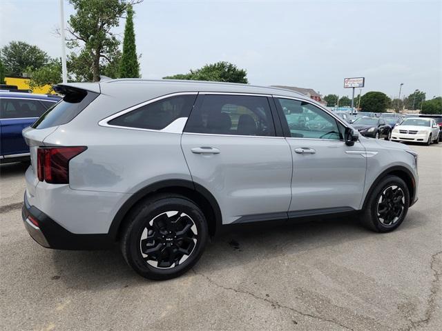 used 2025 Kia Sorento car, priced at $32,000