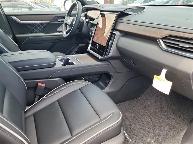 new 2025 GMC Acadia car, priced at $60,706