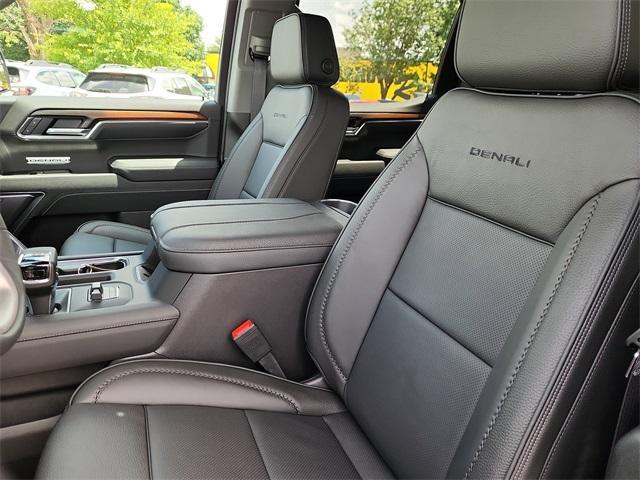 new 2025 GMC Sierra 1500 car, priced at $65,895