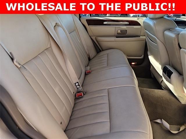 used 2003 Lincoln Town Car car, priced at $5,500