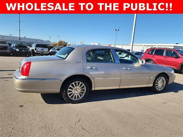 used 2003 Lincoln Town Car car, priced at $5,500