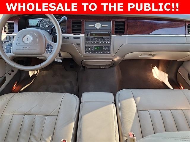 used 2003 Lincoln Town Car car, priced at $5,500