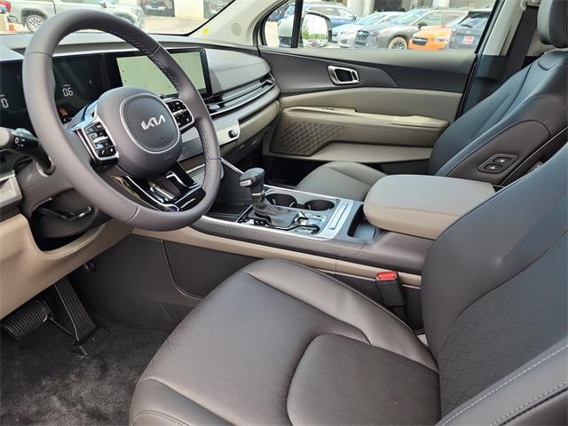 new 2025 Kia Carnival car, priced at $41,275