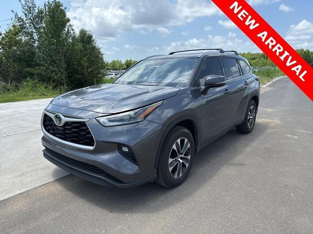 used 2021 Toyota Highlander car, priced at $35,000