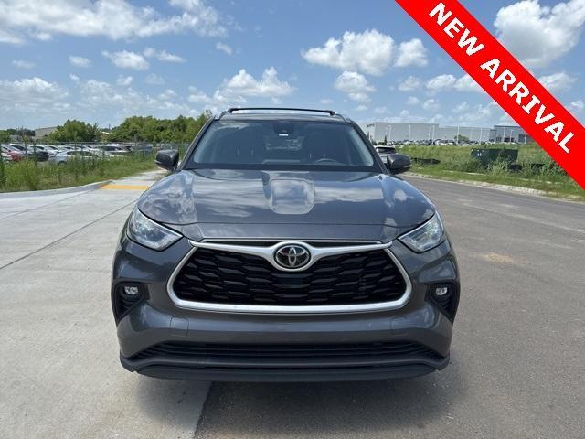 used 2021 Toyota Highlander car, priced at $35,000