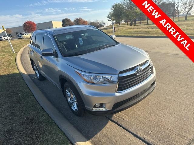 used 2015 Toyota Highlander Hybrid car, priced at $20,000