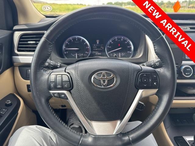 used 2016 Toyota Highlander car, priced at $27,500