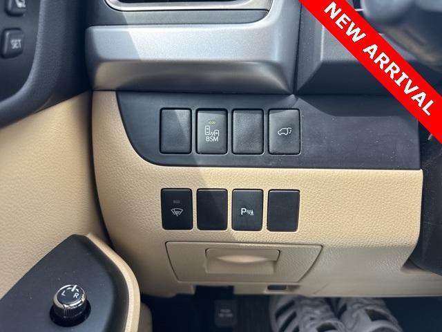 used 2016 Toyota Highlander car, priced at $27,500