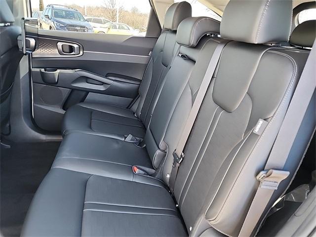 new 2025 Kia Sorento car, priced at $30,875