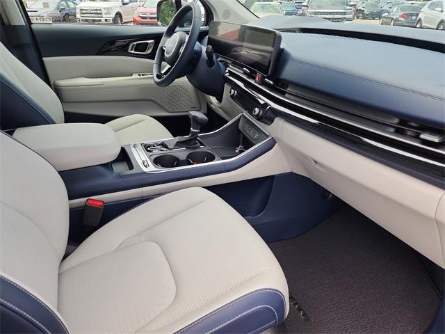 new 2026 Kia Carnival car, priced at $51,025
