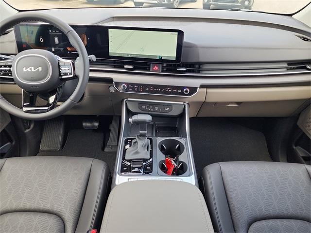 new 2025 Kia Carnival car, priced at $41,275