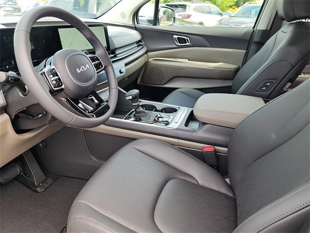 new 2025 Kia Carnival car, priced at $41,275