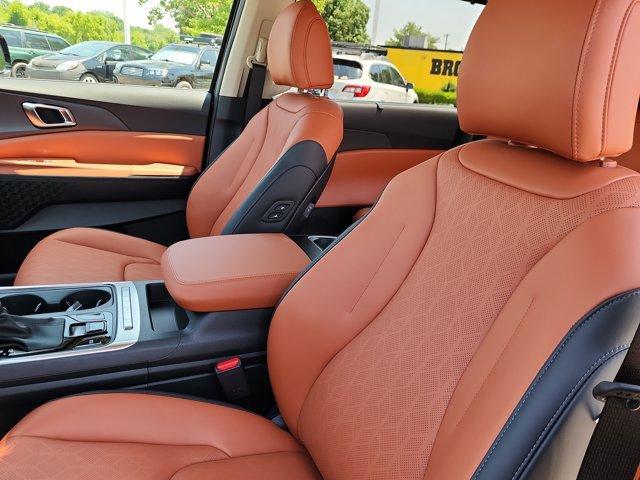 new 2025 Kia Carnival car, priced at $41,275