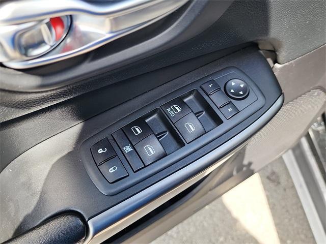 used 2020 Jeep Cherokee car, priced at $14,000