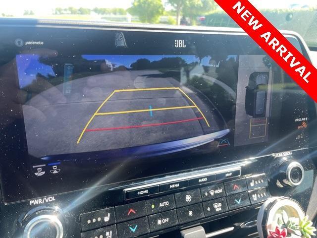used 2022 Toyota Highlander car, priced at $40,000