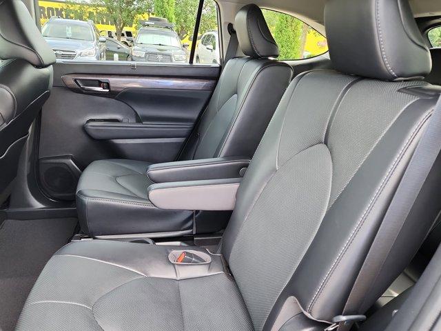 used 2022 Toyota Highlander car, priced at $39,500