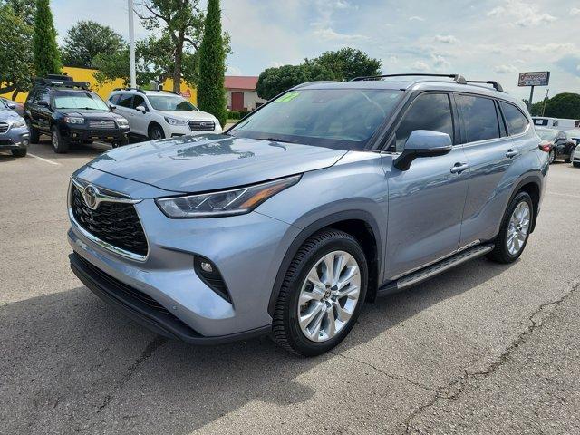used 2022 Toyota Highlander car, priced at $39,500