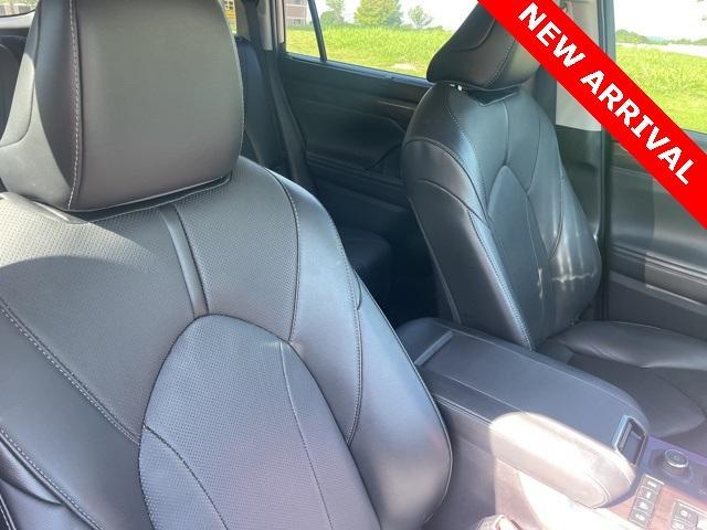 used 2022 Toyota Highlander car, priced at $40,000