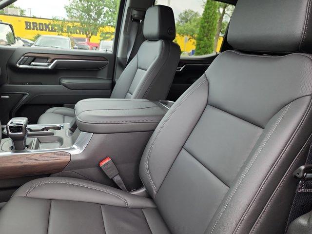 new 2025 GMC Sierra 1500 car, priced at $55,325