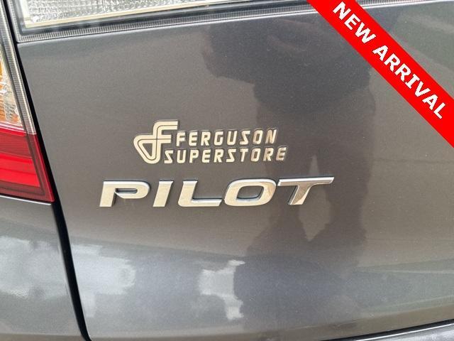 used 2022 Honda Pilot car, priced at $32,000