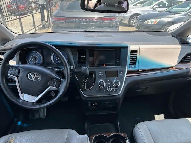 used 2017 Toyota Sienna car