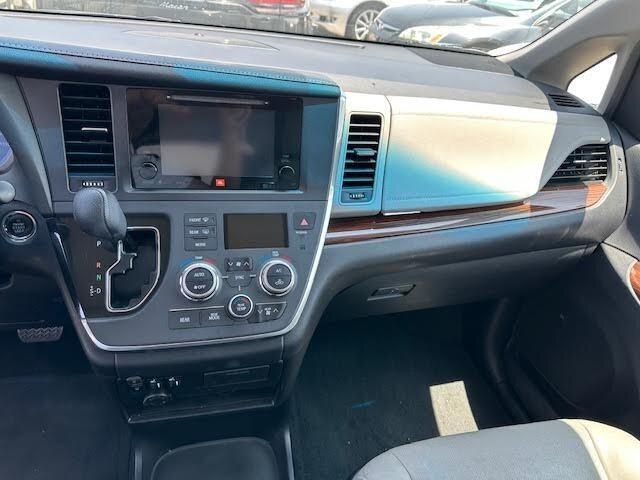 used 2017 Toyota Sienna car