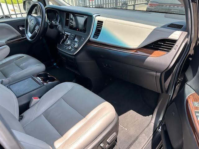 used 2017 Toyota Sienna car