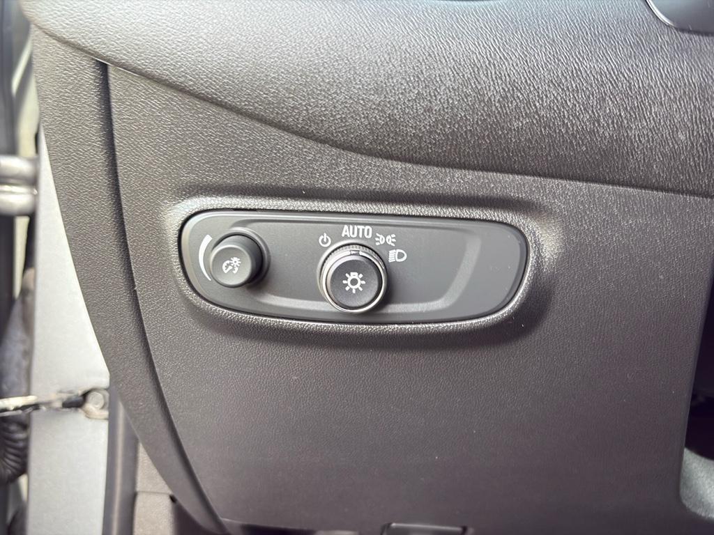 used 2024 Chevrolet Equinox car, priced at $26,999