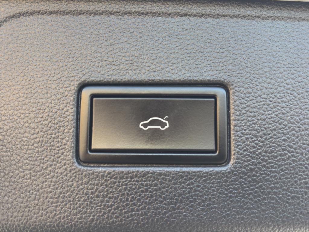 used 2021 Volkswagen Atlas car, priced at $26,112