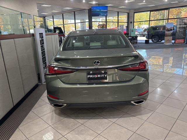 new 2025 Lexus ES 350 car, priced at $50,329